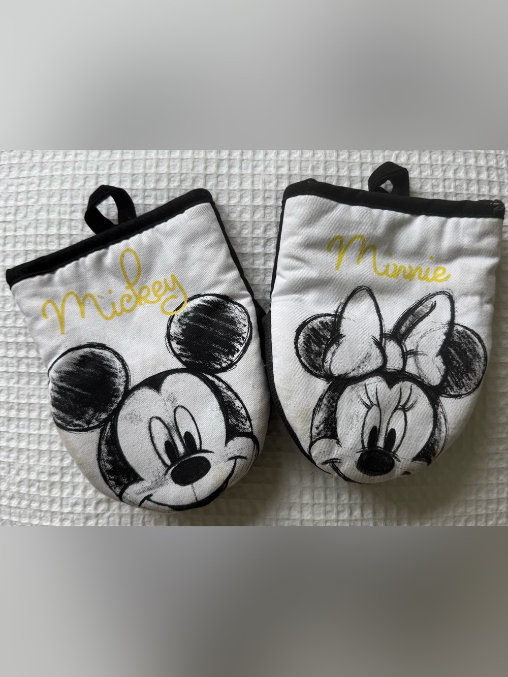 Disney Mickey Minnie Oven Mitt Set Spring Kitchen Pot Holders Bundle